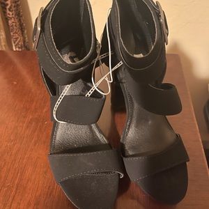 Black Report  high heel